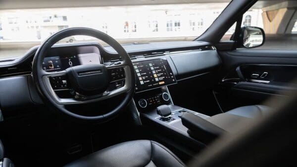 Land Rover Range Rover Vogue HSE 2023 - Image 5