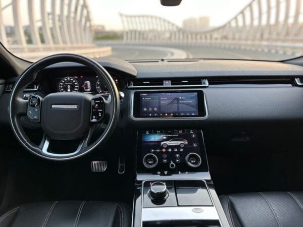 Land Rover Range Rover Velar R-Dynamic 2023 - Image 6