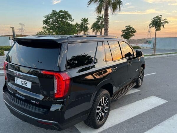 GMC Yukon 2023 - Image 4