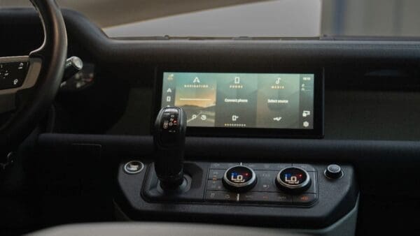 Land Rover Defender XS V6 2023 - Image 7