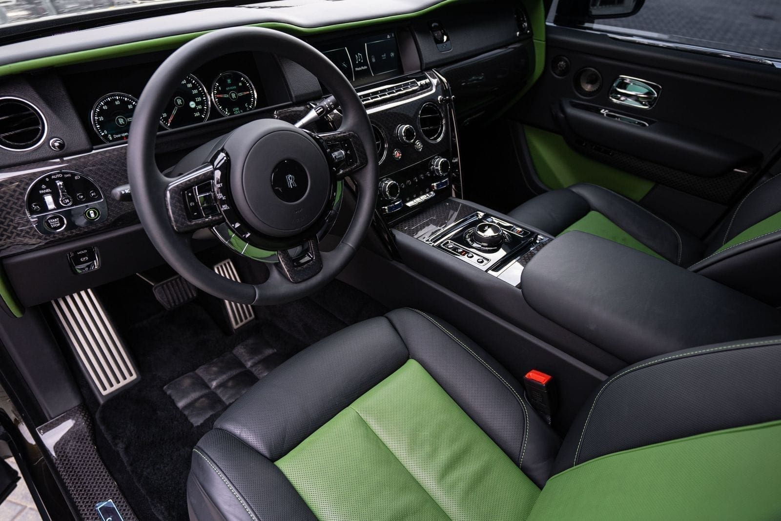 Rolls-Royce Cullinan Black Badge 2023