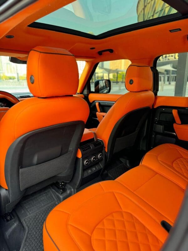 Land Rover Defender 2023 - Image 3