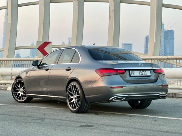 Mercedes-Benz E200 2023 - Image 5