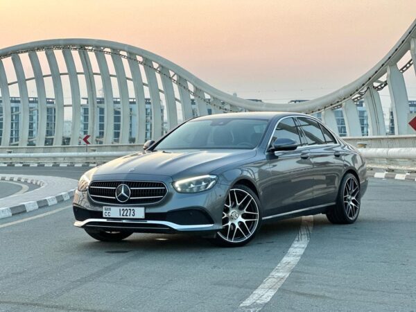 Mercedes-Benz E200 2023 - Image 2