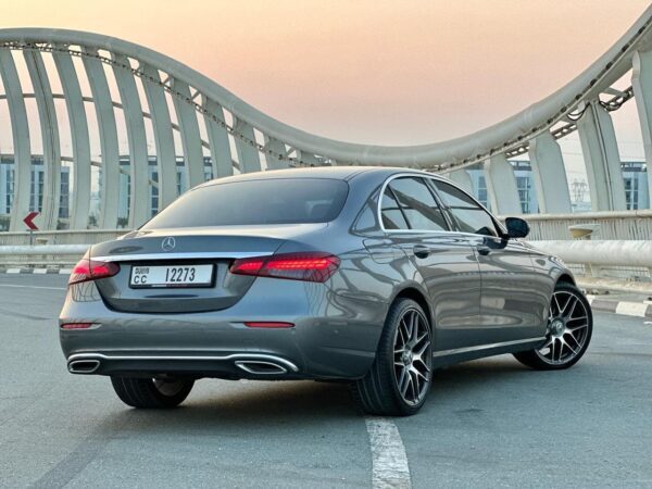 Mercedes-Benz E200 2023 - Image 4