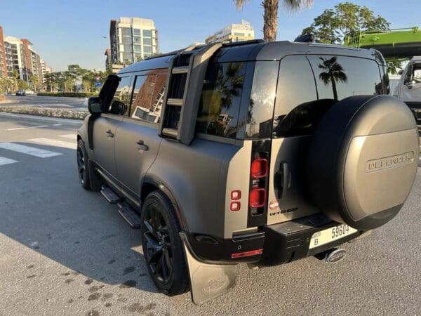 Land Rover Defender 110 2023 - Image 2